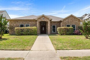 8406 Willowbrook Dr in Rowlett, TX - Building Photo