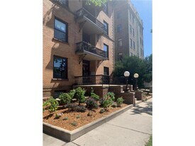 1401 Willow St in Minneapolis, MN - Building Photo