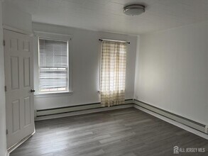 23 Leick Ave in Carteret, NJ - Building Photo - Building Photo