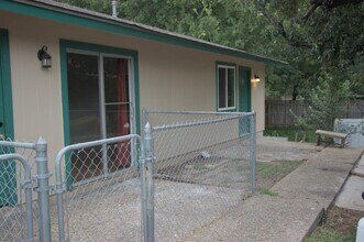 6420 S 1st St in Austin, TX - Building Photo - Building Photo