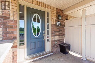 40 Finney Terrace in Milton, ON - Building Photo - Building Photo