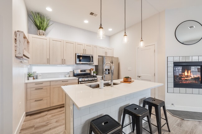 2922 W 26th Ave, Unit 4 in Denver, CO - Building Photo - Building Photo