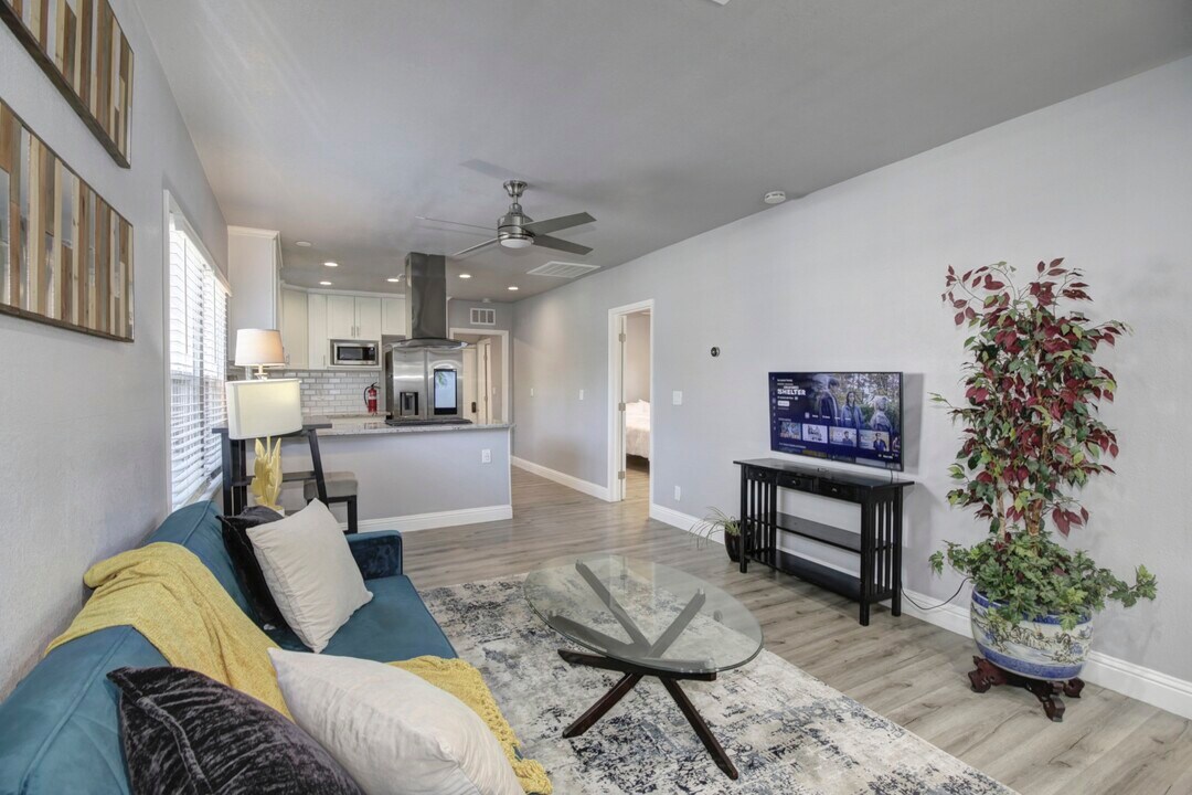 3101 44th St in Sacramento, CA - Building Photo