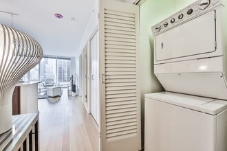 352 E North Water St in Chicago, IL - Building Photo - Building Photo