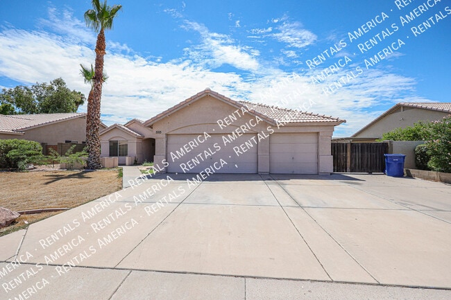 5515 E Farmdale Ave in Mesa, AZ - Building Photo - Building Photo
