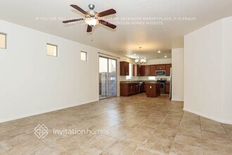 1391 S Ponderosa Dr in Gilbert, AZ - Foto de edificio - Building Photo