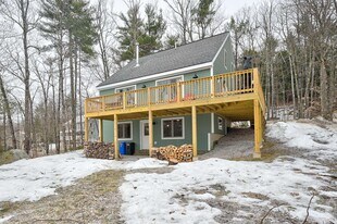 32 B St in Conway, NH - Building Photo