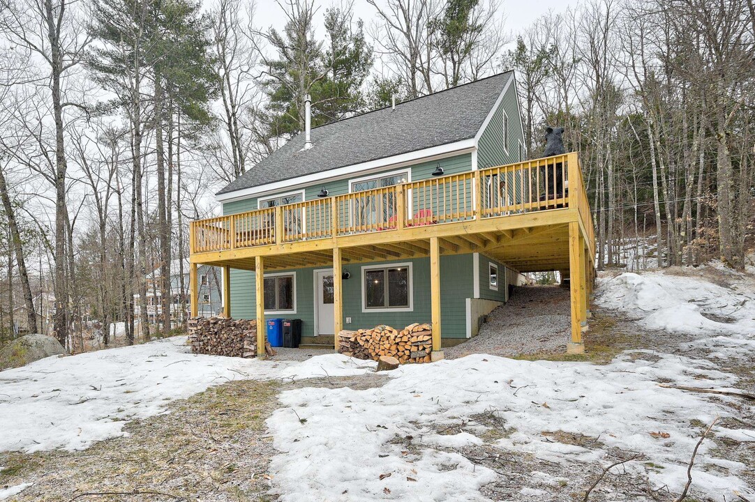 32 B St in Conway, NH - Building Photo