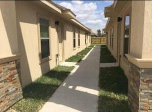 1707 W Smith Dr, Unit Apt 1 in Pharr, TX - Building Photo - Building Photo