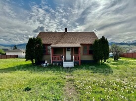 515 Rutland Rd N in Kelowna, BC - Building Photo