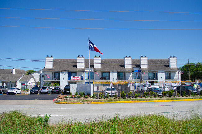 Star Villa Ana in Houston, TX - Foto de edificio - Building Photo