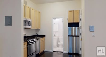 69 W 55th St in New York, NY - Foto de edificio - Building Photo