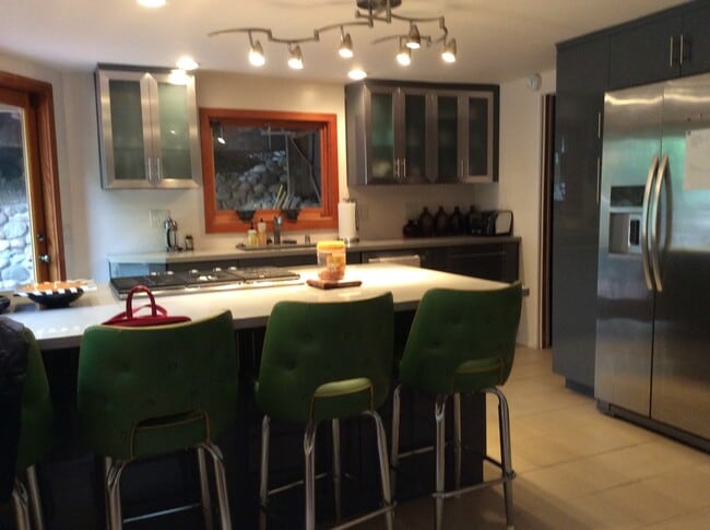 23294 Red Rock Rd in Topanga, CA - Building Photo - Building Photo