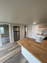 210 N Ash St in Jenks, OK - Building Photo - Building Photo