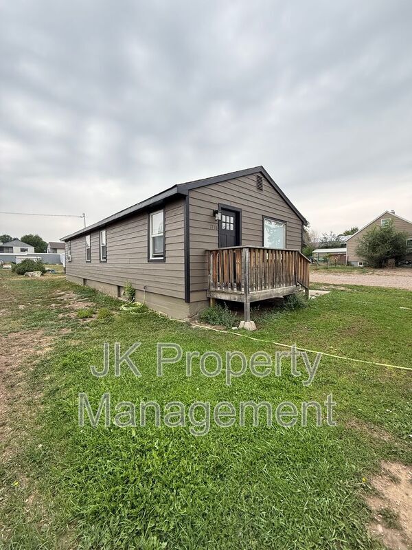 property at 1716 6th St NW