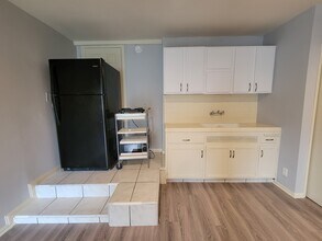 7013 Louise Ave, Unit Single in Van Nuys, CA - Building Photo - Building Photo