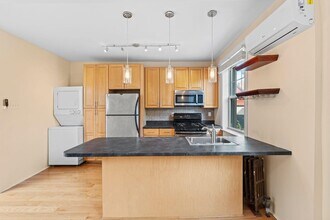 6 Burr Pl in Weehawken, NJ - Building Photo - Building Photo