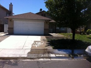 158 Shadywood Ave in Lathrop, CA - Foto de edificio - Building Photo