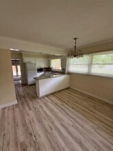 205 Westridge Dr in High Point, NC - Foto de edificio - Building Photo