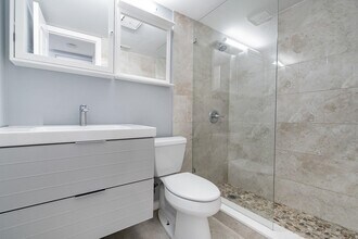 6020 Shaker Wood Cir in Tamarac, FL - Building Photo - Building Photo