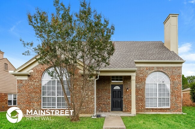 property at 1328 E Miller Dr