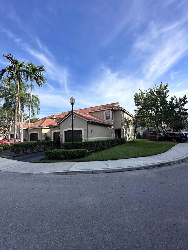 991 Sevilla Cir in Weston, FL - Foto de edificio - Building Photo