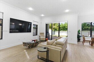 3407 W 99th Pl in Hialeah, FL - Building Photo - Building Photo