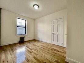 709 W 176th St, Unit 4F in New York, NY - Building Photo