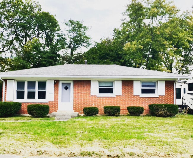 property at 625 Lisa Ct