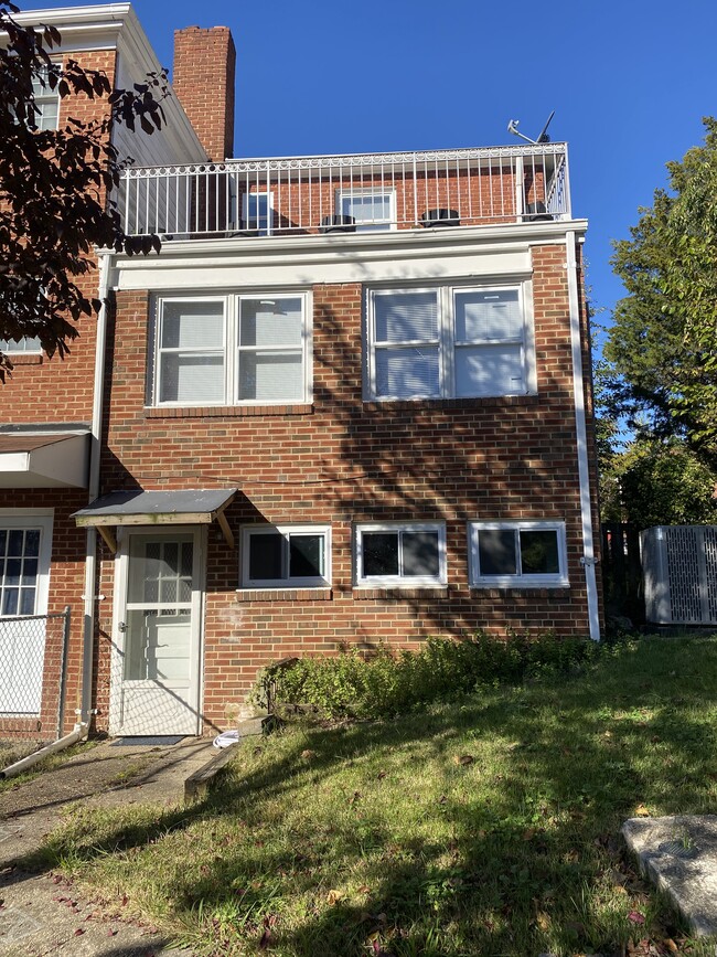 property at 3107 S Fox St