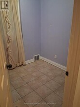 5004 St Clair Ave in Niagara Falls, ON - Foto de edificio - Building Photo