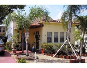 734 Newark St in West Palm Beach, FL - Building Photo - Building Photo