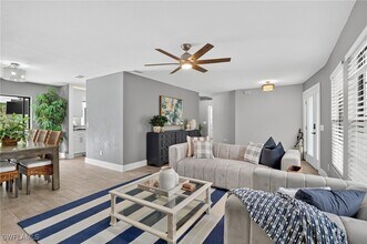 5270 Berkeley Dr in Naples, FL - Building Photo - Building Photo