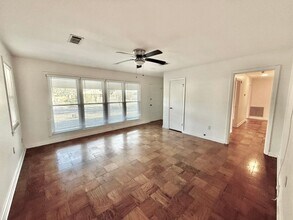 266 W Parkland Dr in Baton Rouge, LA - Building Photo - Building Photo