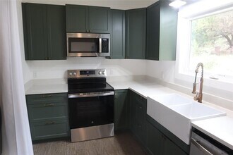 10201 Longhorn Skyway in Dripping Springs, TX - Building Photo - Building Photo