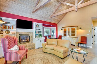 5700 Winding Way in Auburn, CA - Building Photo - Building Photo