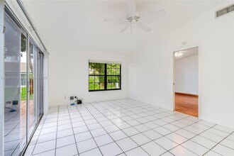 5442 Lakewood Cir S in Margate, FL - Building Photo - Building Photo