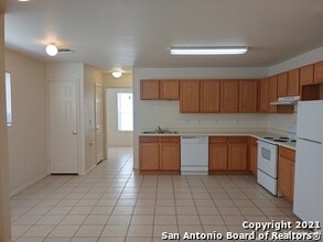 8021 Maverick Climb in San Antonio, TX - Building Photo - Building Photo