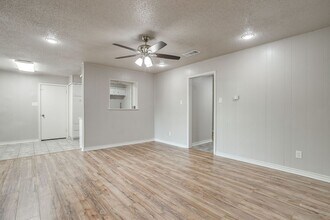 733 Meadowlark Cir in Crowley, TX - Foto de edificio - Building Photo