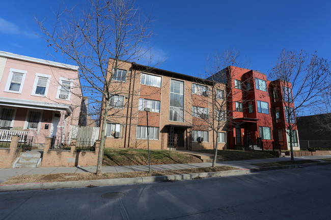 Kenyon West in Washington, DC - Foto de edificio - Building Photo