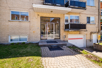 3384 Lacombe Av in Montréal, QC - Building Photo - Building Photo