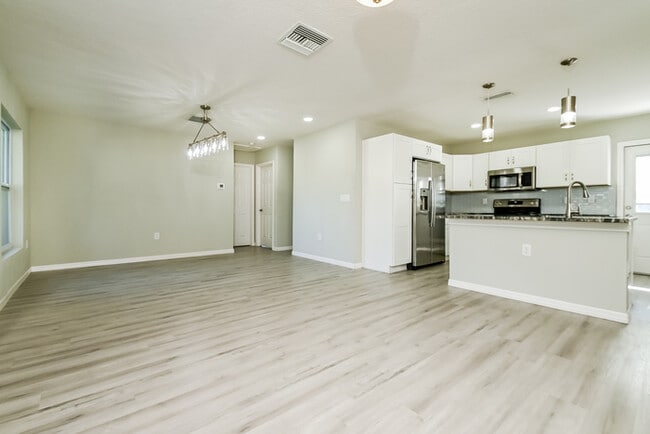 9612 Pineridge Ave in Riverview, FL - Building Photo - Building Photo