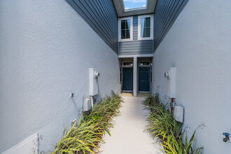 2144 Laceflower Dr in Brandon, FL - Foto de edificio - Building Photo