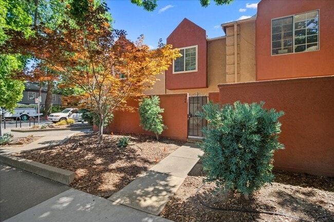 966 Q St in Sacramento, CA - Building Photo - Building Photo