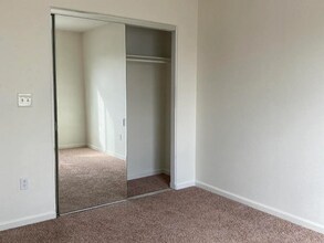 6734 Bravura Ct in Las Vegas, NV - Foto de edificio - Building Photo