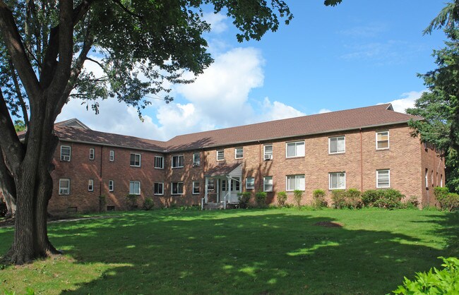 29-49 Bennington Dr in Rochester, NY - Building Photo - Building Photo