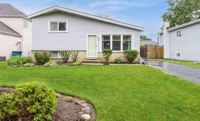 property at 566 W Babcock Ave