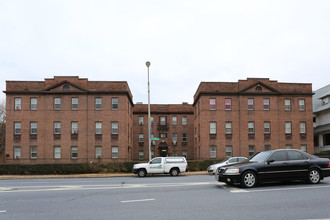 3000 Reisterstown Rd in Baltimore, MD - Building Photo - Building Photo