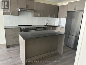 8960-8960 Jane St in Vaughan, ON - Building Photo - Building Photo