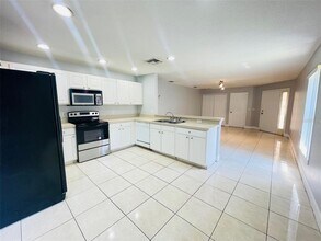 251 Owenshire Cir in Kissimmee, FL - Building Photo - Building Photo